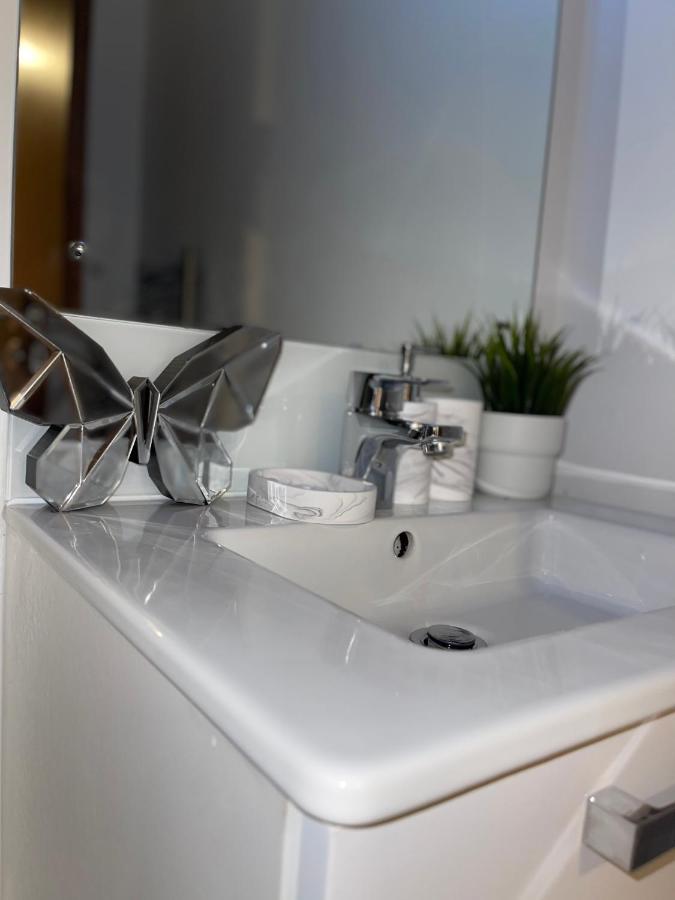Modern Spacious 1 Bed Flat In Birmingham City Centre With Free Parking, Fast Free Wifi And Netflix Exteriör bild