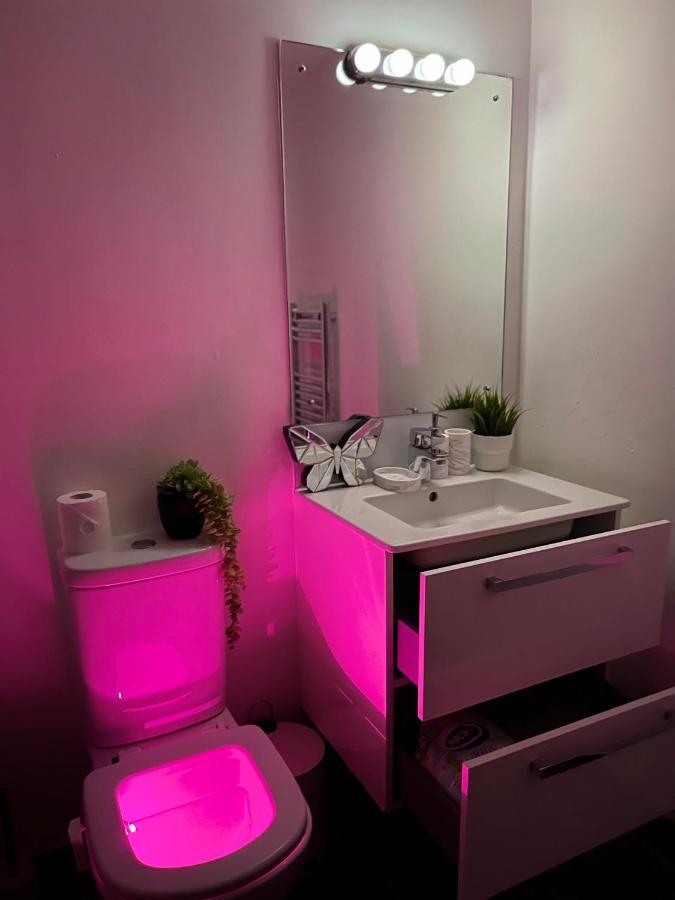 Modern Spacious 1 Bed Flat In Birmingham City Centre With Free Parking, Fast Free Wifi And Netflix Exteriör bild